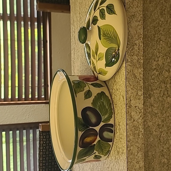 Sakura Fruit Pattern Ceramic Casserole Dish - Picture 5 of 11